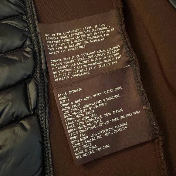 Anne Klein Puffer Jacket w/ Stretch Panels, removable faux fur hood, EUC, size L - Picture 8 of 10